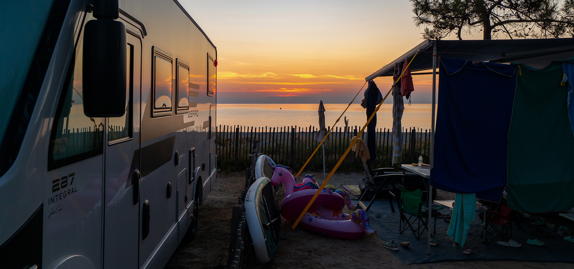 Camping san damiano emplacement premier rang mer camping car lever de soleil